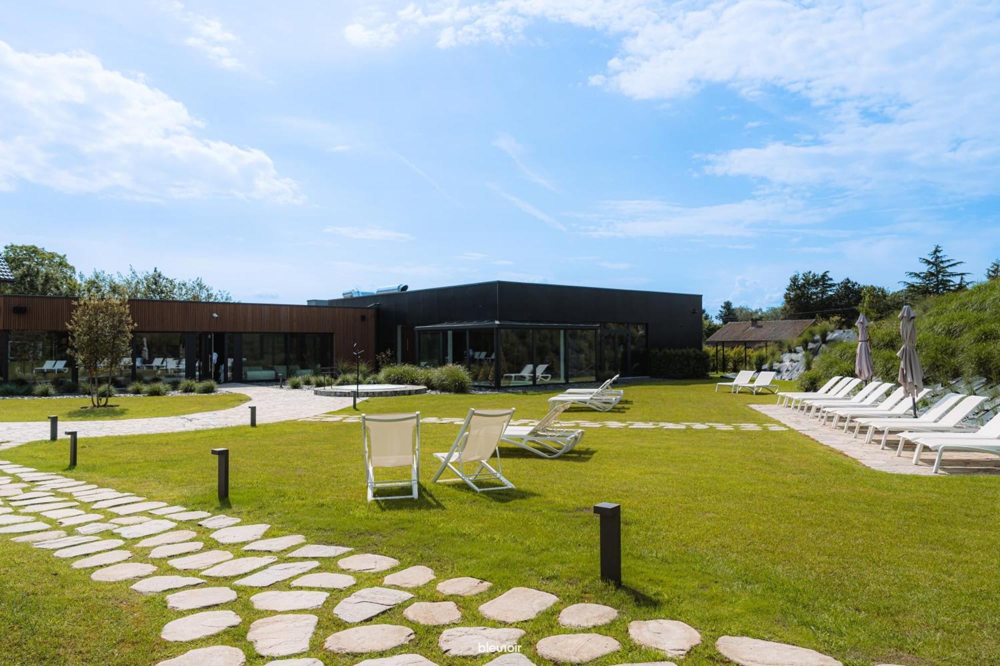 Domaine Des Thermes Awans Exteriör bild